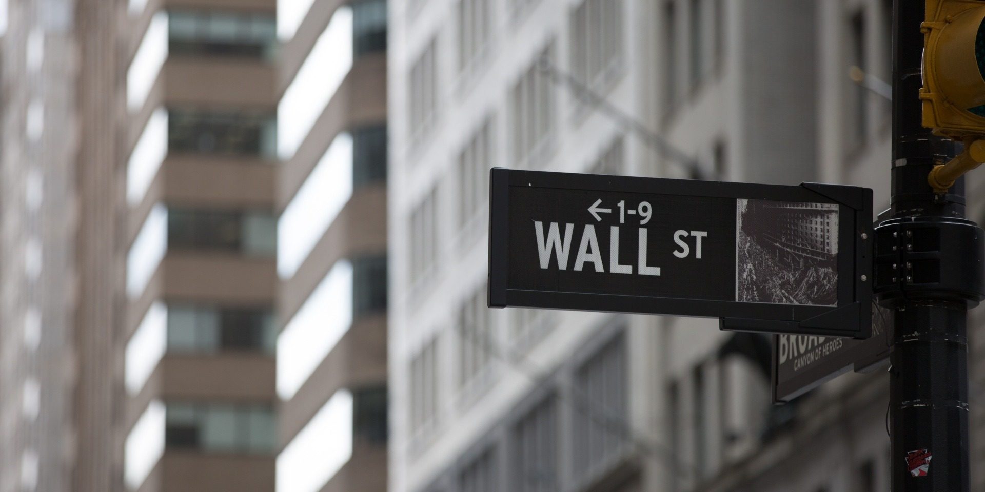 wall-street-sign-1475047230WaT