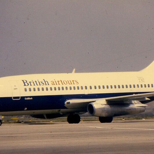 KT_B737-200_G-BGJL_at_BHX_(15938787788)